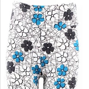 NWT Blue floral Buttery Soft Leggings Plus Size